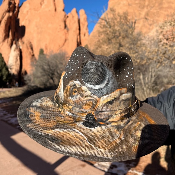 One-of-a-kind hand painted hat of Kissing Camels at Garden of the Gods - Picture 2 of 3